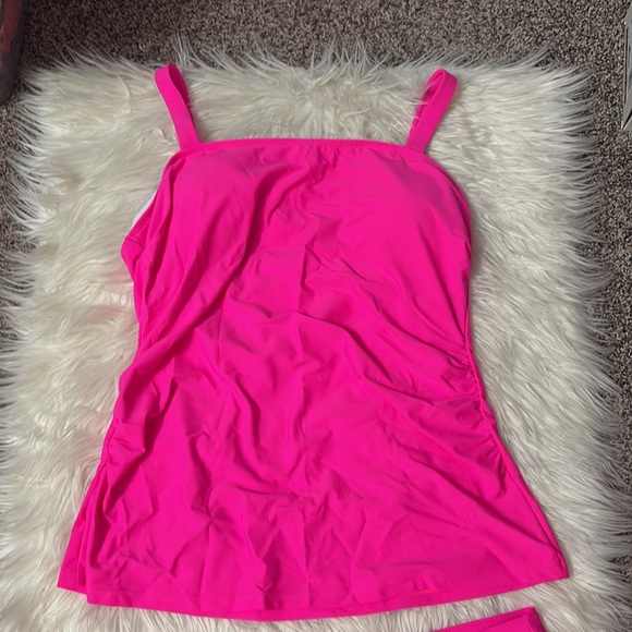NWOT From Amazon Bright Pink 2 Piece Tankini With Swim Skirt Size 2XL - Picture 2 of 14
